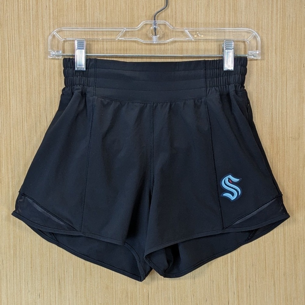 Lululemon Women Seattle Kraken Hotty Hot High-Rise Shorts 4 Black Ice Hockey NHL